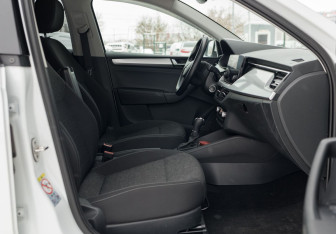 Подержанный автомобиль Skoda Rapid Liftback 2020 года (20 фото)