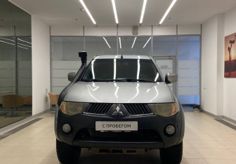 Подержанный автомобиль Mitsubishi L200 2007 года (3 фото)