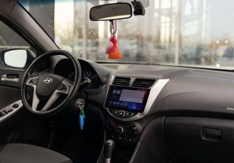 Подержанный автомобиль Hyundai Solaris Sedan 2014 года (10 фото)