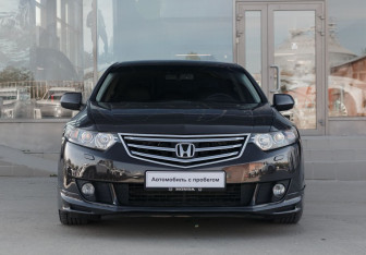 Подержанный автомобиль Honda Accord Sedan 2010 года (2 фото)
