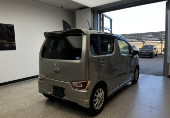 Подержанный автомобиль Suzuki Wagon R+ 2018 года (6 фото)