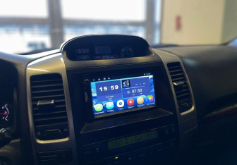 Подержанный автомобиль Toyota Land Cruiser Prado 2004 года (11 фото)