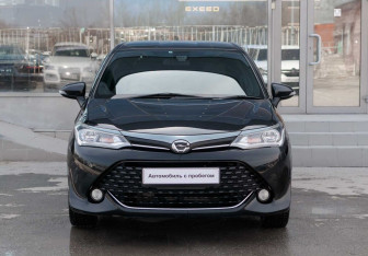 Подержанный автомобиль Toyota Corolla Wagon 2015 года (2 фото)