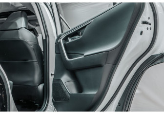 Новый Toyota RAV4 2025 (12 фото)