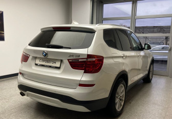 Подержанный автомобиль BMW X3 2015 года (5 фото)
