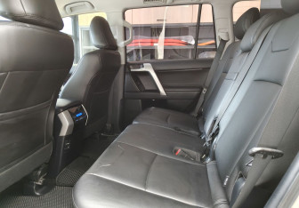 Подержанный автомобиль Toyota Land Cruiser Prado 2021 года (16 фото)