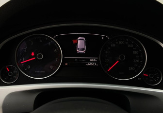 Подержанный автомобиль Volkswagen Touareg 2016 года (8 фото)