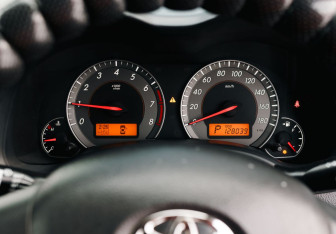 Подержанный автомобиль Toyota Corolla Wagon 2007 года (12 фото)