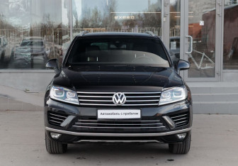 Подержанный автомобиль Volkswagen Touareg 2015 года (2 фото)