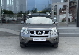 Подержанный автомобиль Nissan X-Trail 2012 года (3 фото)