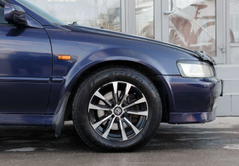 Подержанный автомобиль Honda Accord Sedan 2001 года (9 фото)