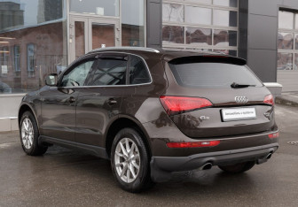 Подержанный автомобиль Audi Q5 2014 года (7 фото)