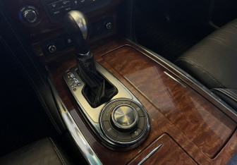 Подержанный автомобиль Infiniti QX80 2014 года (14 фото)