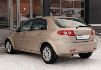Подержанный автомобиль Chevrolet Lacetti Hatchback 2006 года (7 фото)