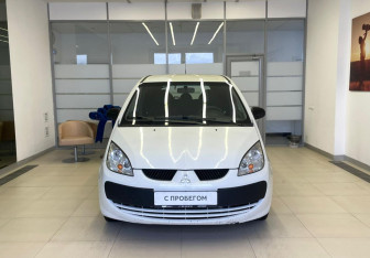 Подержанный автомобиль Mitsubishi Colt Hatchback 2007 года (2 фото)