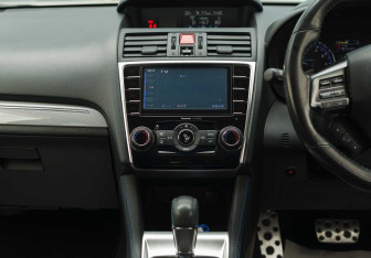 Подержанный автомобиль Subaru Levorg 2014 года (26 фото)