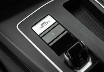 Подержанный автомобиль Volkswagen Golf Hatchback 2021 года (16 фото)