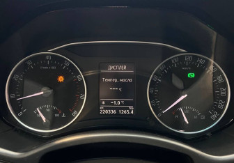 Подержанный автомобиль Skoda Octavia Liftback 2012 года (11 фото)