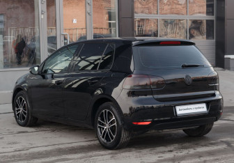 Подержанный автомобиль Volkswagen Gol 2011 года (7 фото)