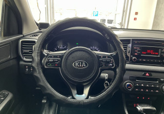 Подержанный автомобиль Kia Sportage 2017 года (10 фото)
