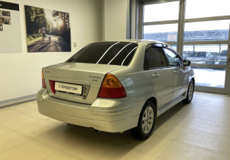 Подержанный автомобиль Suzuki Liana Sedan 2006 года (4 фото)