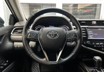 Подержанный автомобиль Toyota Camry Sedan 2019 года (13 фото)
