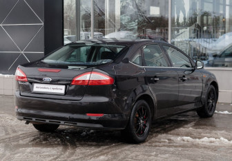Подержанный автомобиль Ford Mondeo Sedan 2007 года (5 фото)