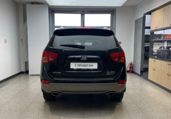 Подержанный автомобиль Hyundai ix55 2012 года (6 фото)