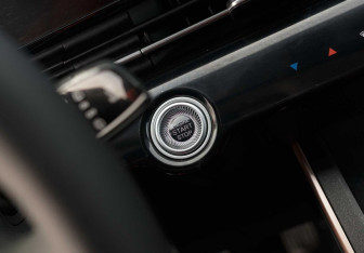 Подержанный автомобиль Omoda C5 2024 года (15 фото)