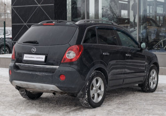 Подержанный автомобиль Opel Antara 2010 года (5 фото)
