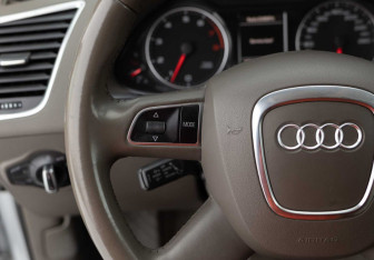 Подержанный автомобиль Audi Q5 2011 года (12 фото)