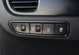 Подержанный автомобиль Kia Rio Hatchback 2018 года (18 фото)