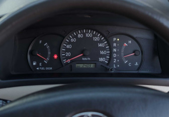 Подержанный автомобиль Toyota Corolla Spacio 2002 года (12 фото)