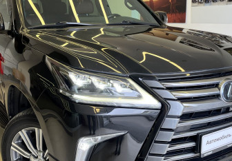 Подержанный автомобиль Lexus LX 2017 года (4 фото)