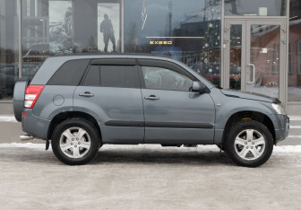 Подержанный автомобиль Suzuki Grand Vitara 2007 года (4 фото)