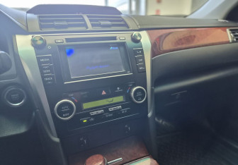 Подержанный автомобиль Toyota Camry Sedan 2013 года (12 фото)