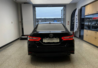 Подержанный автомобиль Toyota Camry Sedan 2021 года (6 фото)