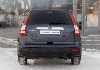 Подержанный автомобиль Honda CR-V 2008 года (6 фото)