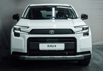 Новый Toyota RAV4 2025 (3 фото)