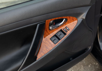 Подержанный автомобиль Toyota Camry Sedan 2010 года (16 фото)