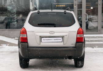 Подержанный автомобиль Hyundai Tucson 2008 года (6 фото)