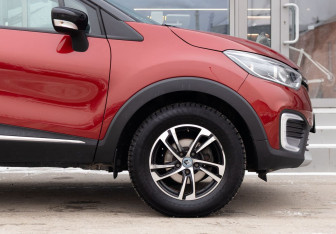 Подержанный автомобиль Renault Kaptur 2021 года (9 фото)