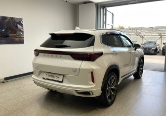 Подержанный автомобиль Exeed LX 2023 года (5 фото)