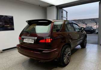 Подержанный автомобиль Lexus RX 2001 года (4 фото)