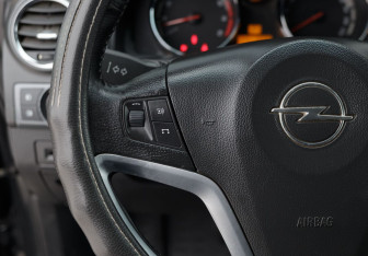 Подержанный автомобиль Opel Antara 2010 года (12 фото)