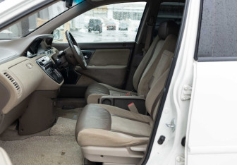 Подержанный автомобиль Honda Avancier Wagon 2000 года (19 фото)