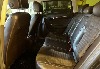 Подержанный автомобиль Volkswagen Passat Wagon 2013 года (14 фото)