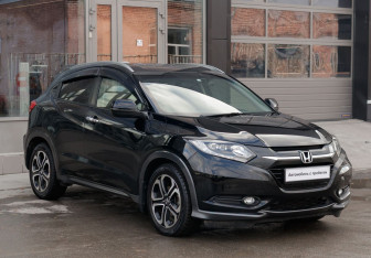 Подержанный автомобиль Honda Vezel 2014 года (3 фото)
