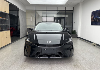 Новый Toyota Camry Sedan 2024 (2 фото)
