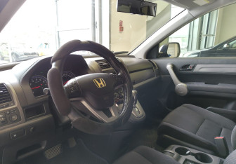 Подержанный автомобиль Honda CR-V 2007 года (7 фото)